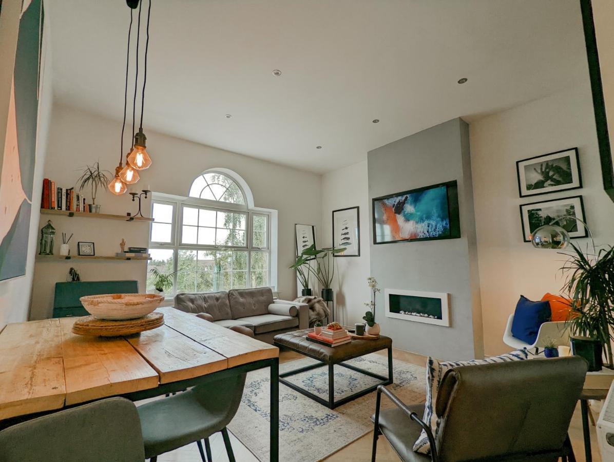 Quedgeley Spacious, Mid-Century 1 Bedroom Apartment מראה חיצוני תמונה